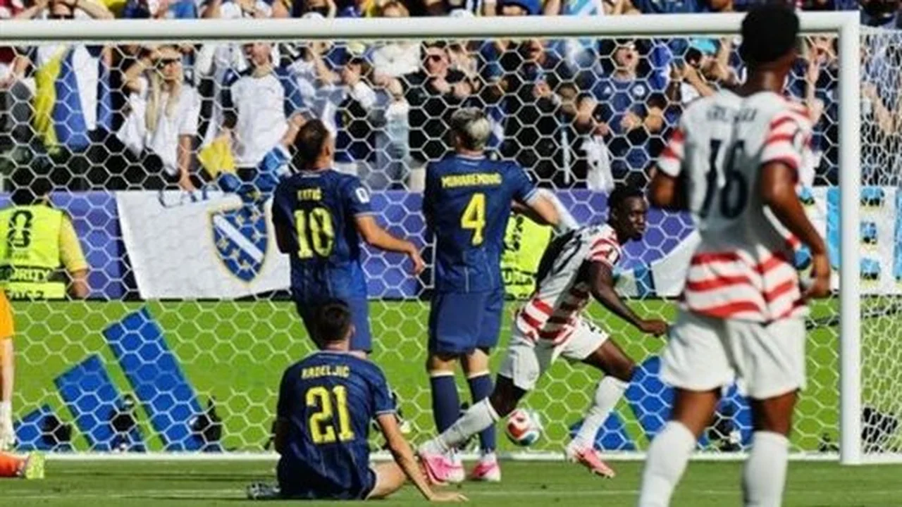 مباراة أمريكا وبلجيكا في ثمن نهائي كأس العالم تقترب من الانطلاق